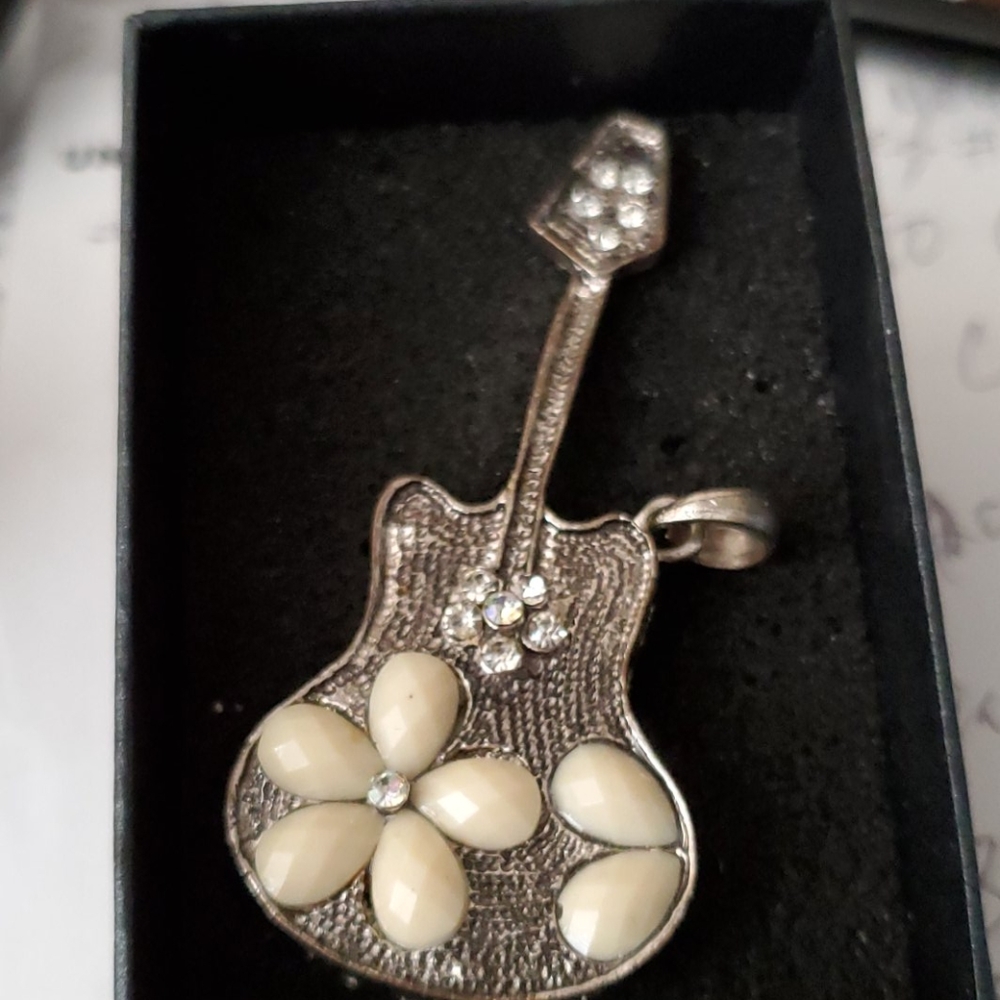 PENDANT
